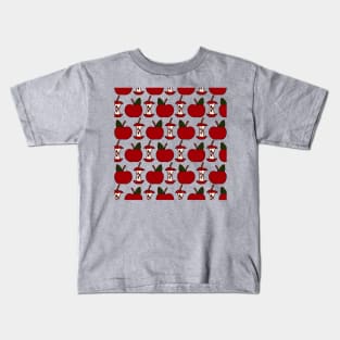 Apples and Apple Cores | Red Apples | Apple Pattern Kids T-Shirt